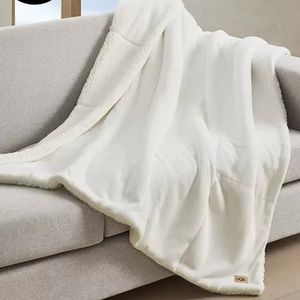 Ugg Bartlet Throw blanket double sided fleece new with tag 50”X 70” white
